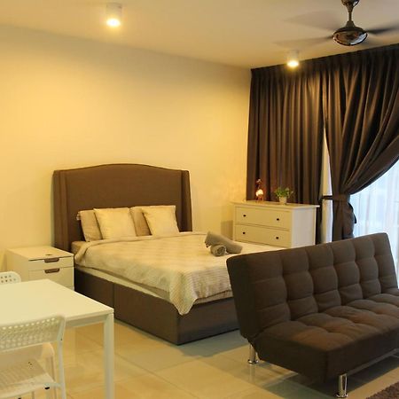 Studio Room Next To Sccc At Trefoil Setia Alam For 2-4 Pax Экстерьер фото