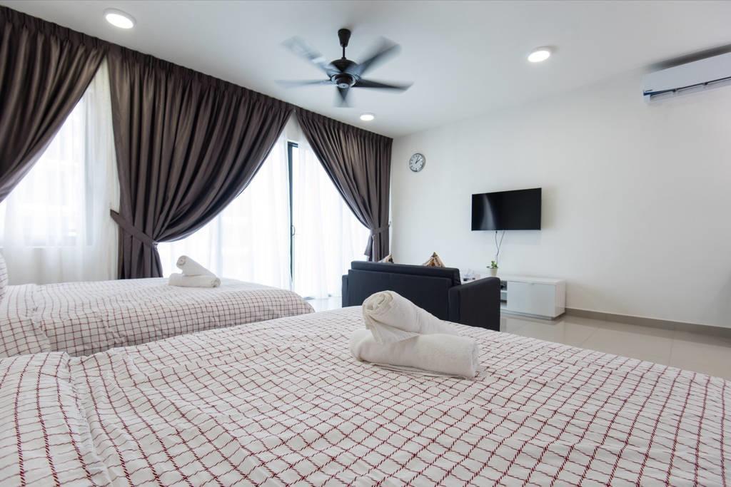 Studio Room Next To Sccc At Trefoil Setia Alam For 2-4 Pax Экстерьер фото