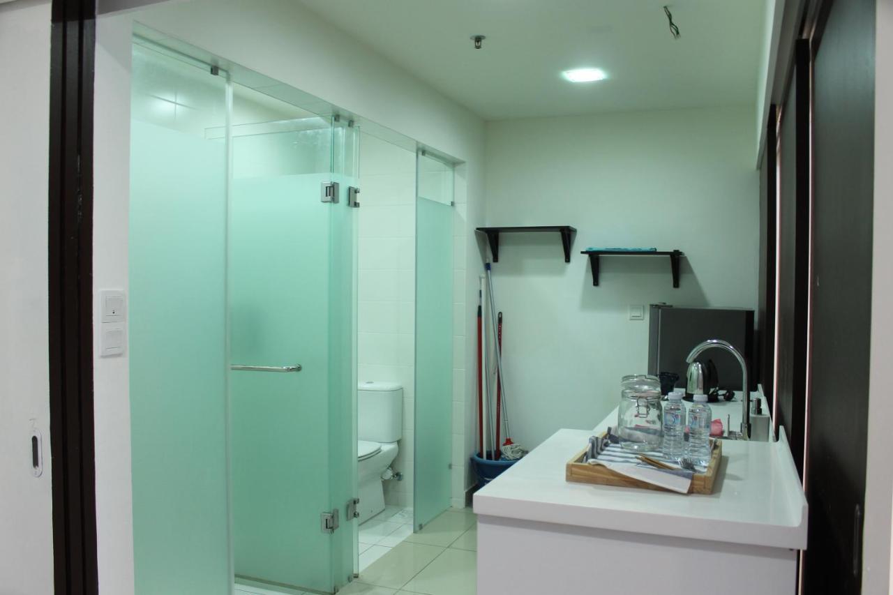 Studio Room Next To Sccc At Trefoil Setia Alam For 2-4 Pax Экстерьер фото